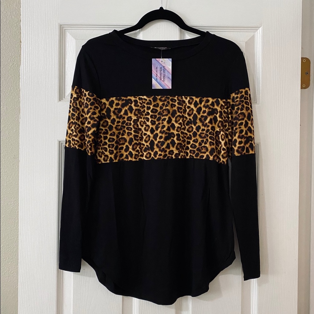 * Long Sleeve Leopard Tee Pullover